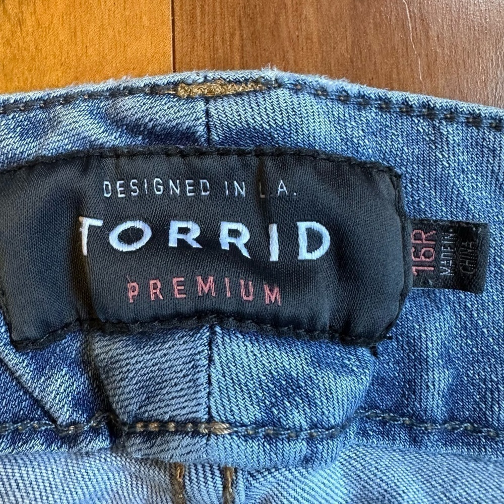 Torrid Distressed Jegging - Picture 9 of 11